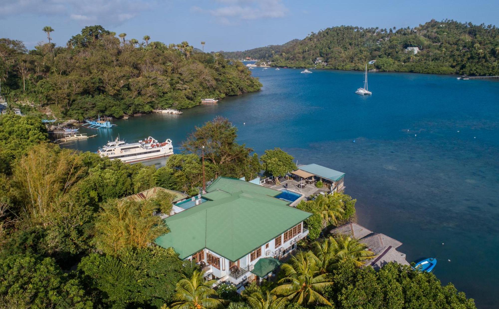 Edgewater Dive & Spa Resort Puerto Galera Exterior foto
